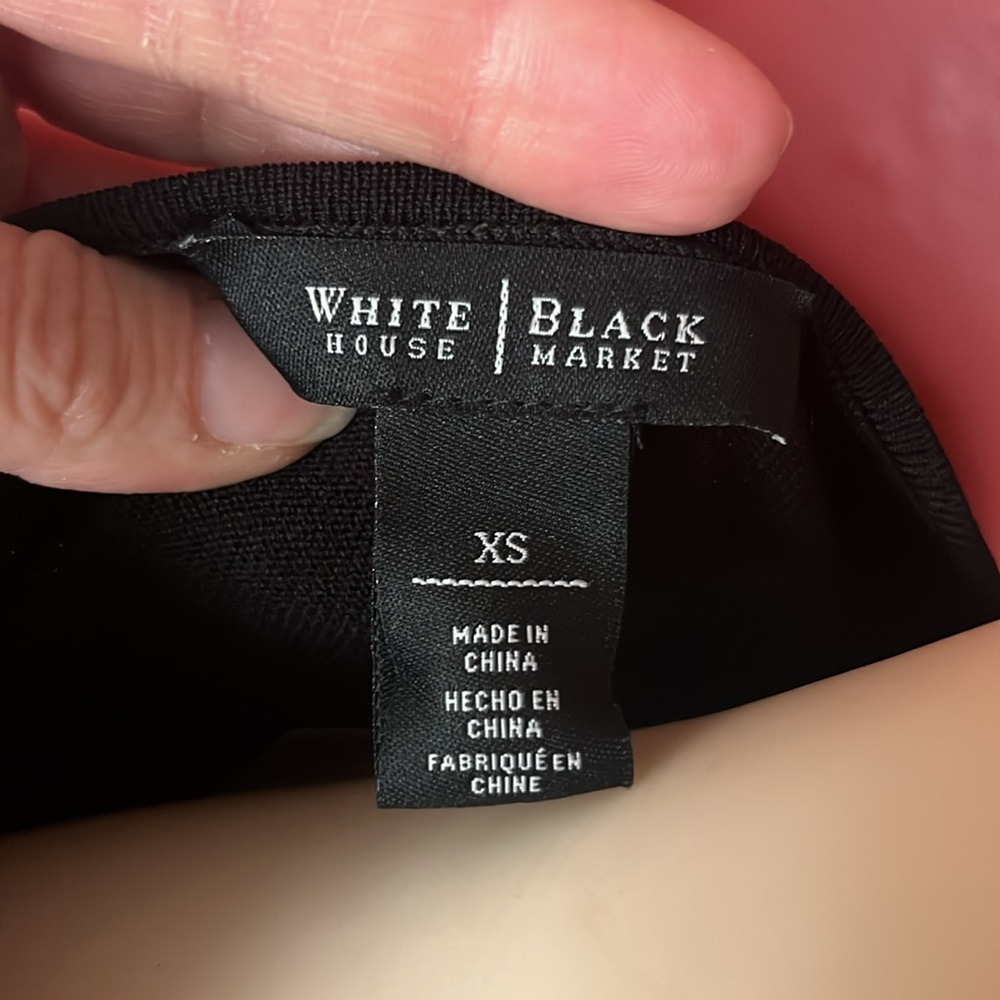 Stunning White House black market, zip down sweater jacket - Picture 9 of 15